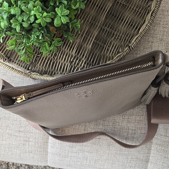 Tory Burch Swingbag Leather Crossbody - Picture 3 of 15